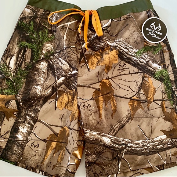 Men’s Realtree Hunting Board Shorts Sz. XL - Picture 1 of 3